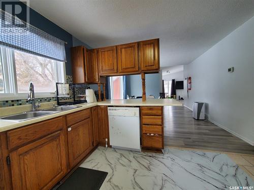 703 Central Avenue, Kamsack, SK - Indoor Photo Showing Kitchen With Double Sink