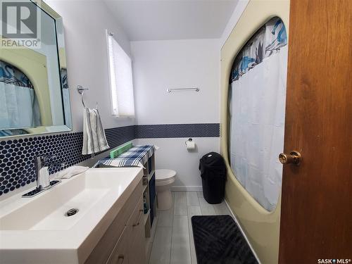 703 Central Avenue, Kamsack, SK - Indoor Photo Showing Bathroom