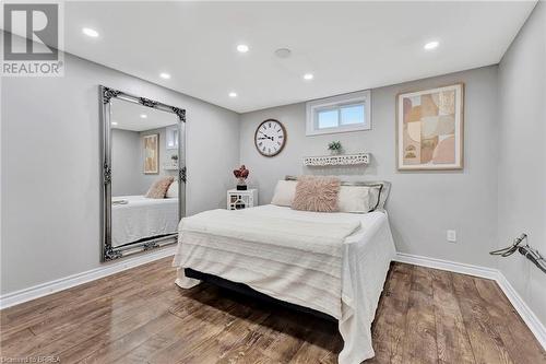 200 Memorial Drive, Brantford, ON - Indoor Photo Showing Bedroom