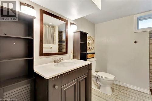 200 Memorial Drive, Brantford, ON - Indoor Photo Showing Bathroom