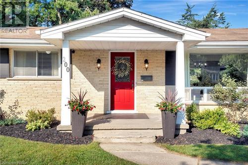 200 Memorial Drive, Brantford, ON - Outdoor