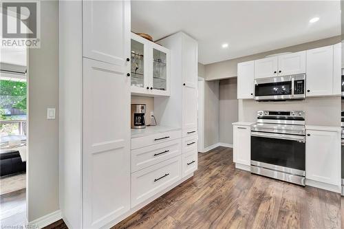 200 Memorial Drive, Brantford, ON - Indoor Photo Showing Kitchen