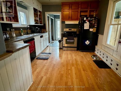 193 Mcarthur Street, Dutton/Dunwich (Dutton), ON - Indoor Photo Showing Kitchen