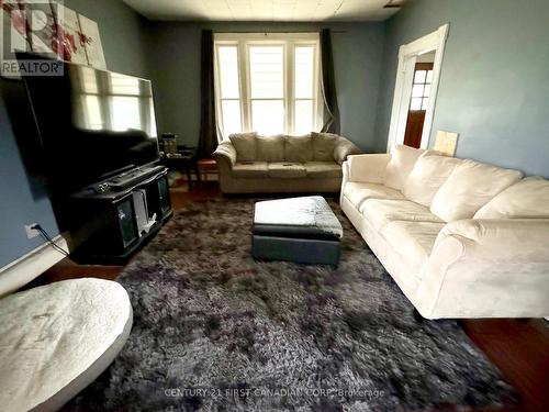 193 Mcarthur Street, Dutton/Dunwich (Dutton), ON - Indoor Photo Showing Living Room