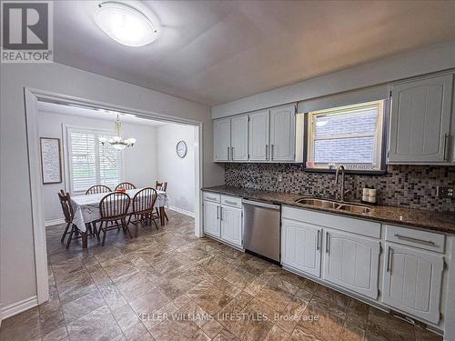 312 Oak Avenue, Strathroy-Caradoc (Sw), ON - Indoor Photo Showing Kitchen With Double Sink