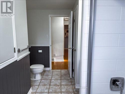 312 Oak Avenue, Strathroy-Caradoc (Sw), ON - Indoor Photo Showing Bathroom