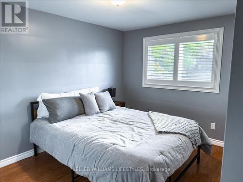 312 Oak Avenue, Strathroy-Caradoc (Sw), ON - Indoor Photo Showing Bedroom