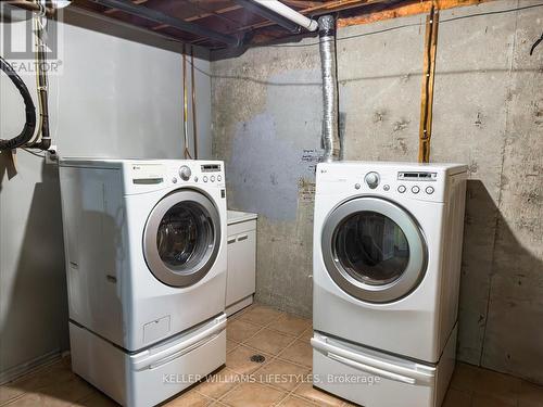 312 Oak Avenue, Strathroy-Caradoc (Sw), ON - Indoor Photo Showing Laundry Room