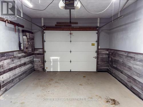 312 Oak Avenue, Strathroy-Caradoc (Sw), ON - Indoor Photo Showing Garage