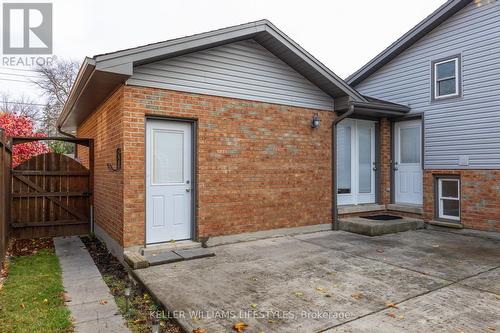 312 Oak Avenue, Strathroy-Caradoc (Sw), ON - Outdoor With Exterior