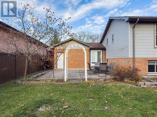 312 Oak Avenue, Strathroy-Caradoc (Sw), ON - Outdoor