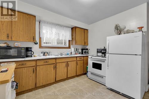 524 Egerton Street, London, ON - Indoor Photo Showing Kitchen With Double Sink