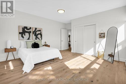 557 Walden Boulevard, Fort Erie (333 - Lakeshore), ON - Indoor Photo Showing Bedroom