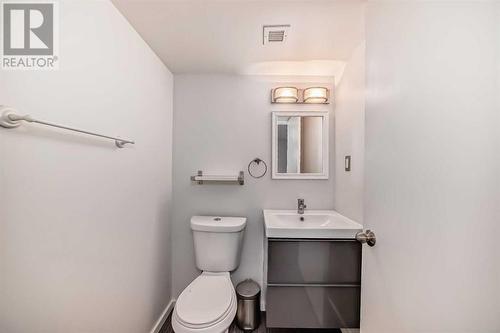 301, 1311 15 Avenue Sw, Calgary, AB - Indoor Photo Showing Bathroom