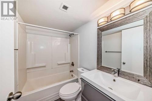 301, 1311 15 Avenue Sw, Calgary, AB - Indoor Photo Showing Bathroom