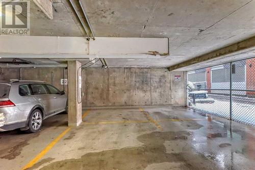 301, 1311 15 Avenue Sw, Calgary, AB - Indoor Photo Showing Garage