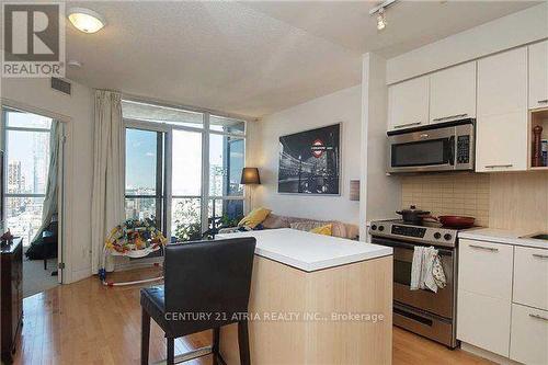 3404 - 21 Carlton Street, Toronto, ON - Indoor Photo Showing Kitchen