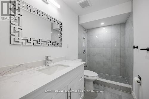 A/Upper - 54 Tuscarora Drive, Toronto, ON - Indoor Photo Showing Bathroom