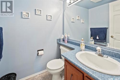 955 Coppermine Crescent, Saskatoon, SK - Indoor Photo Showing Bathroom