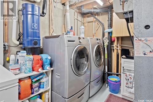 955 Coppermine Crescent, Saskatoon, SK - Indoor Photo Showing Laundry Room