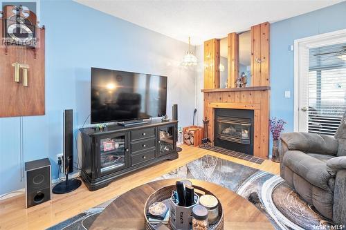 955 Coppermine Crescent, Saskatoon, SK - Indoor Photo Showing Living Room With Fireplace