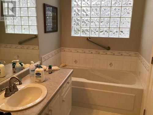 650 Harrington Road Unit# 4, Kamloops, BC - Indoor Photo Showing Bathroom