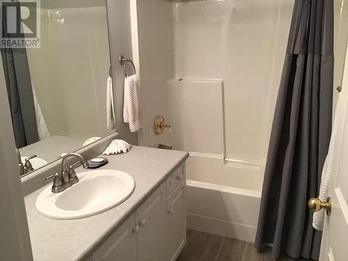 650 Harrington Road Unit# 4, Kamloops, BC - Indoor Photo Showing Bathroom