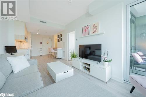 3005 Pine Glen Road Unit# 308, Oakville, ON - Indoor Photo Showing Living Room