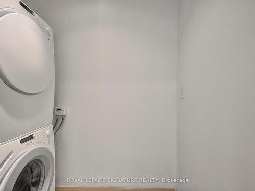 4001-80 John St, Toronto, ON - Indoor Photo Showing Laundry Room