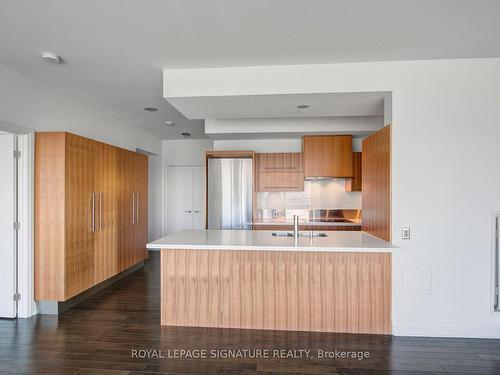 4001-80 John St, Toronto, ON - Indoor Photo Showing Kitchen With Double Sink