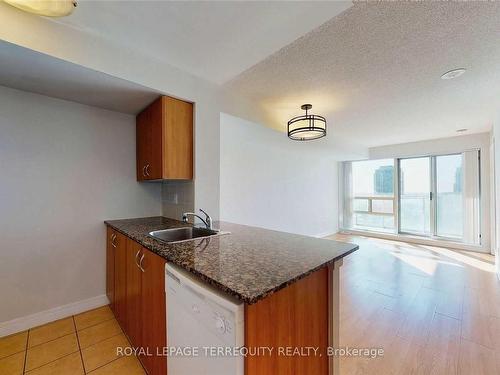 1215-31 Bales Ave, Toronto, ON - Indoor Photo Showing Kitchen