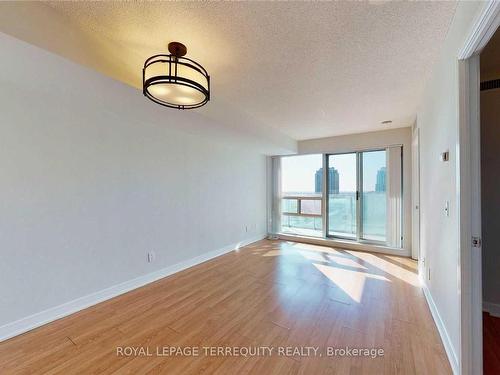 1215-31 Bales Ave, Toronto, ON - Indoor Photo Showing Other Room