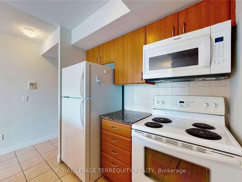 1215-31 Bales Ave, Toronto, ON - Indoor Photo Showing Kitchen