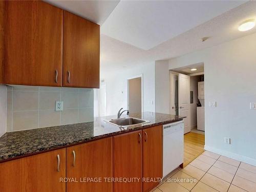 1215-31 Bales Ave, Toronto, ON - Indoor Photo Showing Kitchen