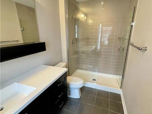 76 Esplanade Lane, Grimsby, ON - Indoor Photo Showing Bathroom