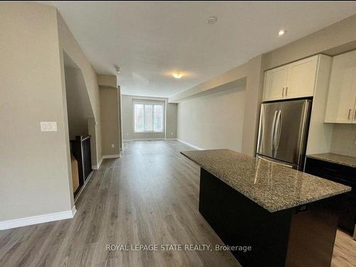 76 Esplanade Lane, Grimsby, ON - Indoor Photo Showing Kitchen