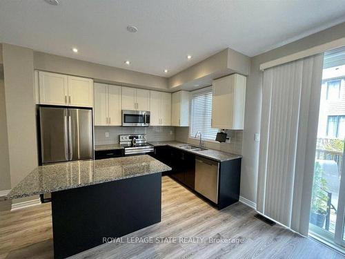 76 Esplanade Lane, Grimsby, ON - Indoor Photo Showing Kitchen With Double Sink