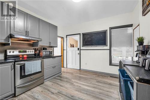 17 Elliott Avenue, Brantford, ON - Indoor Photo Showing Kitchen