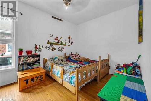 17 Elliott Avenue, Brantford, ON - Indoor Photo Showing Bedroom