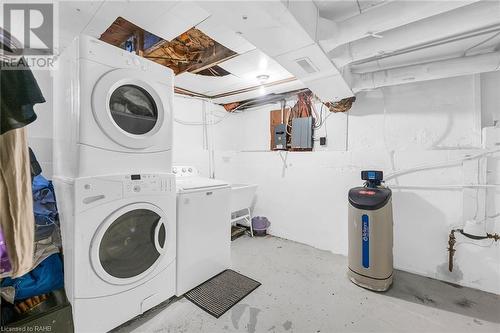 17 Elliott Avenue, Brantford, ON - Indoor Photo Showing Laundry Room