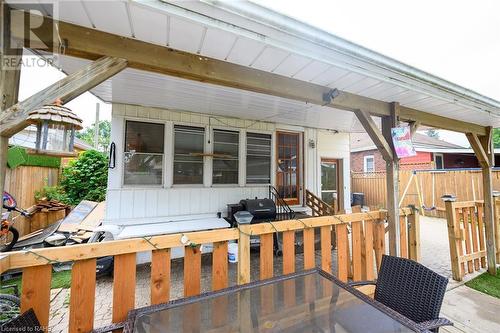 17 Elliott Avenue, Brantford, ON - Outdoor