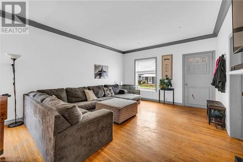 17 Elliott Avenue, Brantford, ON - Indoor Photo Showing Living Room