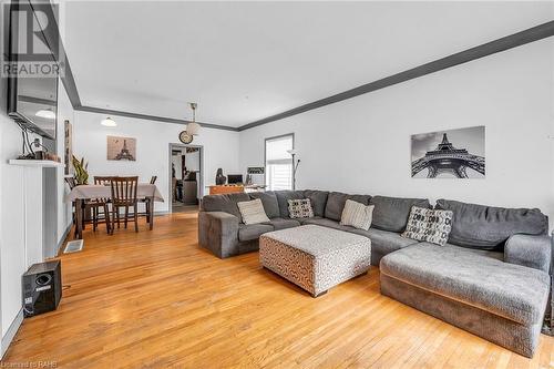 17 Elliott Avenue, Brantford, ON - Indoor Photo Showing Living Room