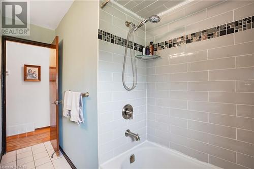 72 Eastbury Drive, Hamilton, ON - Indoor Photo Showing Bathroom