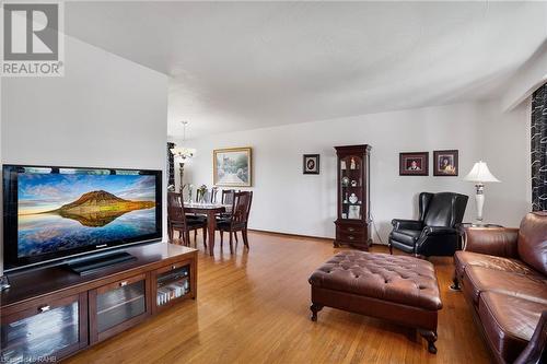 72 Eastbury Drive, Hamilton, ON - Indoor Photo Showing Living Room