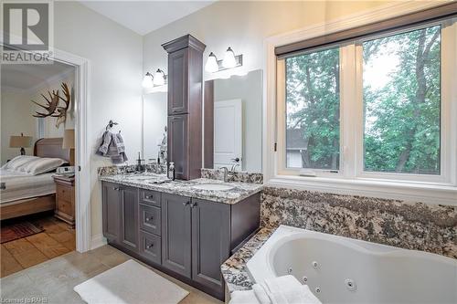 688 Trinity Church Road, Hamilton, ON - Indoor Photo Showing Bathroom