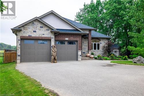 688 Trinity Church Road, Hamilton, ON - Outdoor