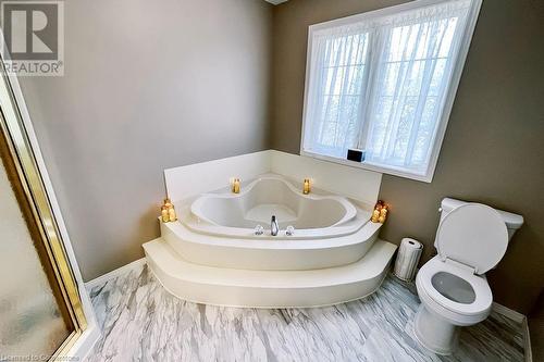 170 Candlewood Drive, Hamilton, ON - Indoor Photo Showing Bathroom