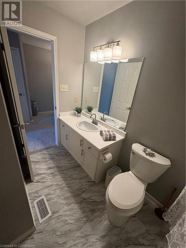 170 Candlewood Drive, Hamilton, ON - Indoor Photo Showing Bathroom