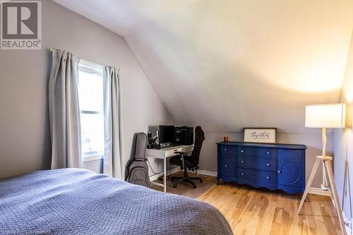 136 East 21St Street, Hamilton, ON - Indoor Photo Showing Bedroom